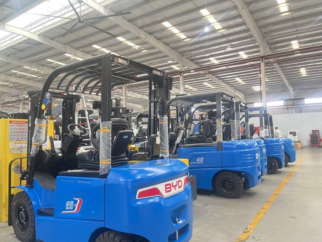 7 fatores para avaliar ao comprar transpaletizador elétrico